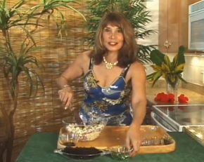 Chef Carol Demonstrates How to Make Vegan Hawaiian Poke
